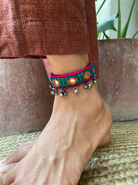 Ankle Bracelets: A Captivating Embellishment for the Body