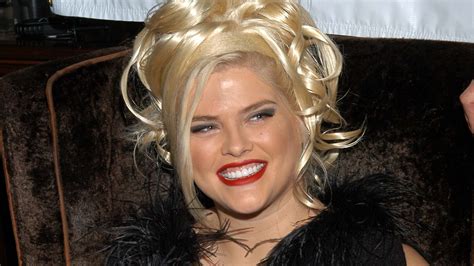 Anna Nicole Smith: A Glamorous Life