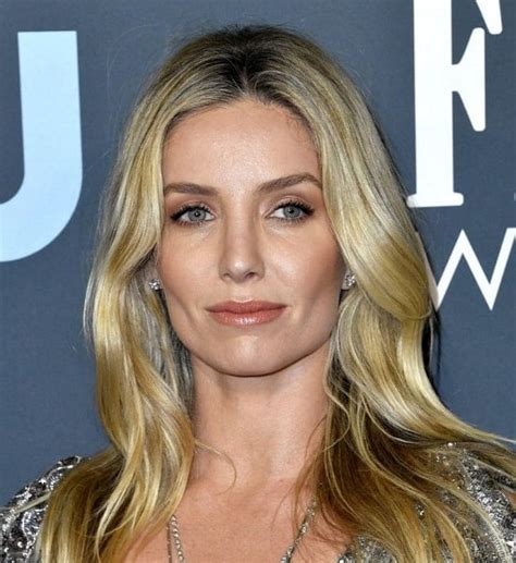 Annabelle Wallis Biography