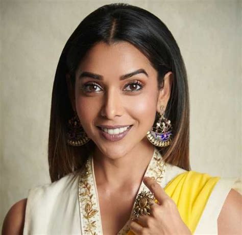 Anupriya Goenka Biography: Early Life and Career