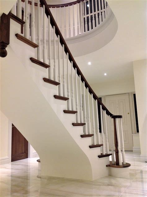 Aspiring for a Mesmerizing Ivory Staircase