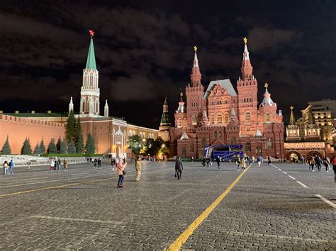 Awe-Inspiring Illumination: Red Square's Nocturnal Splendor