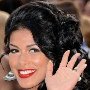 Ayem Nour's Net Worth: Financial Success Revealed