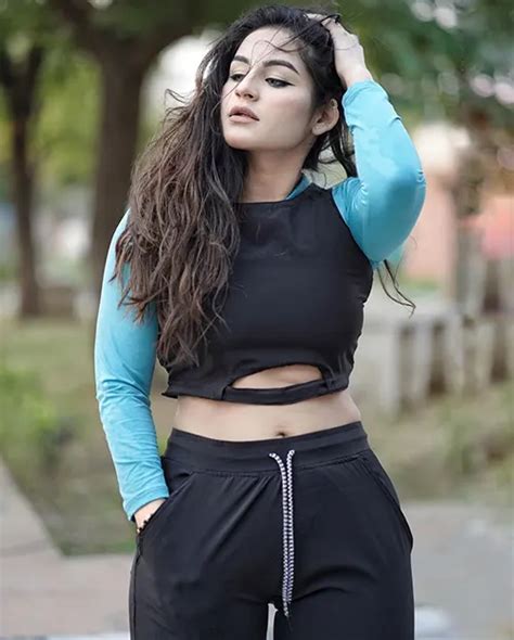 Ayesha Khurana Bio