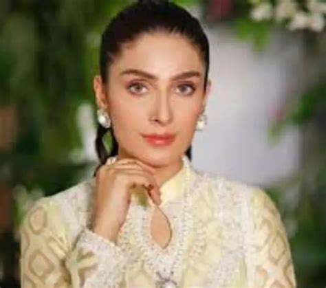 Ayeza Khan: Early Life and Career