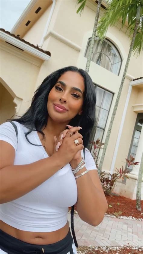 Ayisha Diaz Net Worth: Earnings and Assets