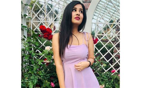 Ayushi Singh Bio Age Height