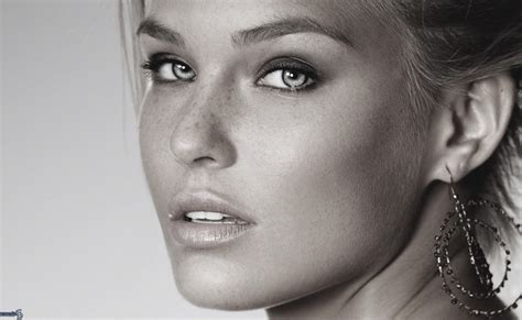 Bar Refaeli's physical appearance and measurements