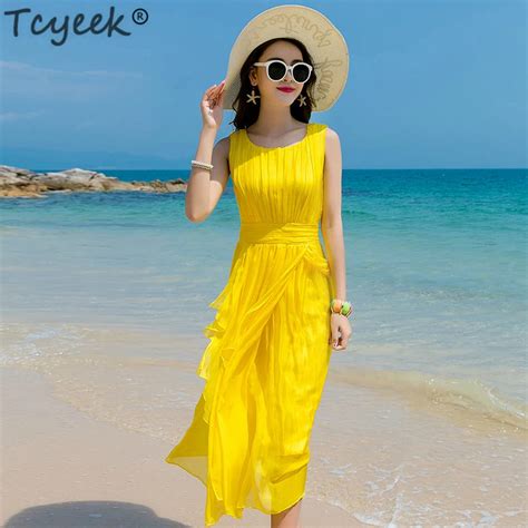 Bringing the Summer Vibes with the Trendiest Yellow Beachwear