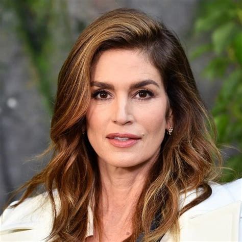 Calculating Cindy Crawford's Impressive Net Worth