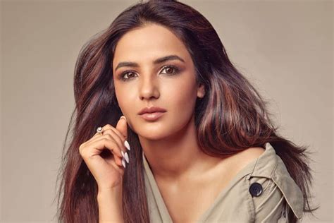 Calculating Jasmin Bhasin's Net Worth