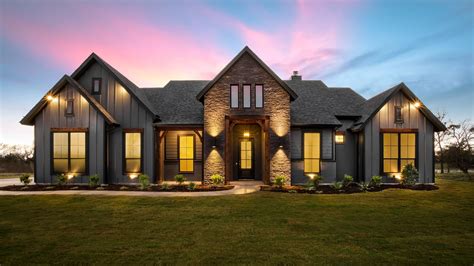 Captivating Exterior Designs to Make Your Ivory Residence Stand Out