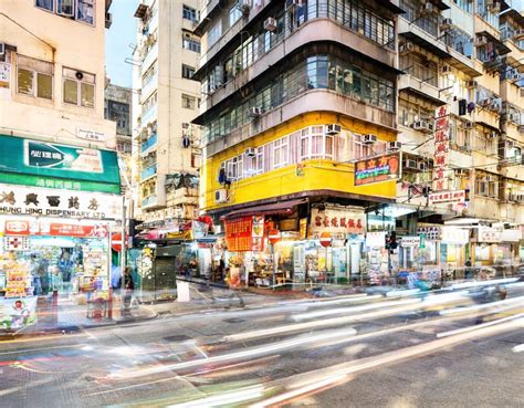 Capturing Moments: Tips for Creating Stunning Photography in Bustling Urban Environments