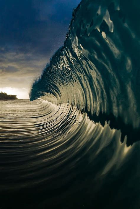 Capturing the Beauty: Tips for Photographing Pristine Aquatic Waves