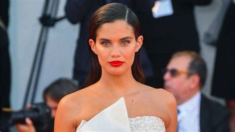 Career Highlights of Sara Sampaio