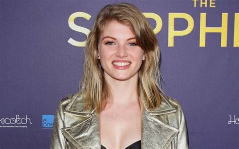 Cariba Heine's Financial Status and Income