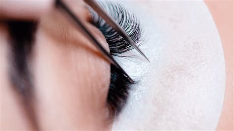 Caring for Your Lashes: Natural Solutions and Techniques to Enhance Lash Health