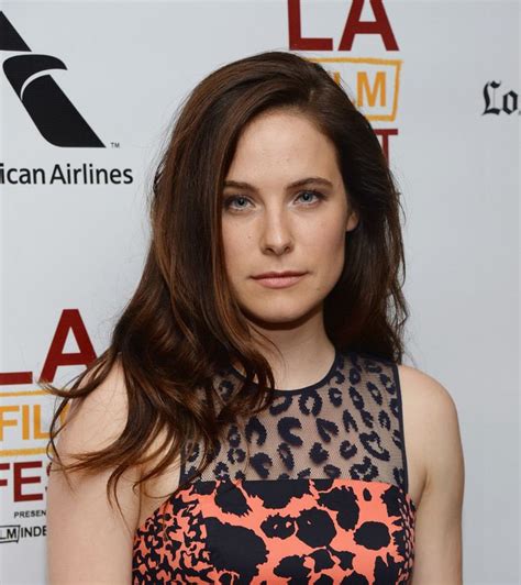 Caroline Dhavernas: Early Life and Rise to Fame