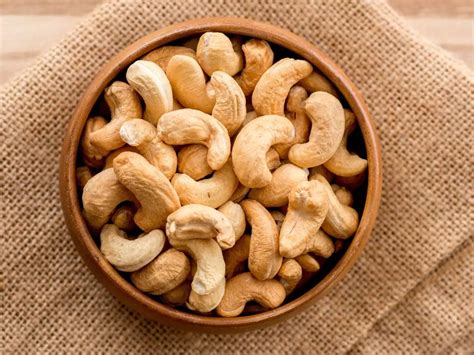 Cashews and Weight Loss: Discovering Their Role in a Nutritious Diet