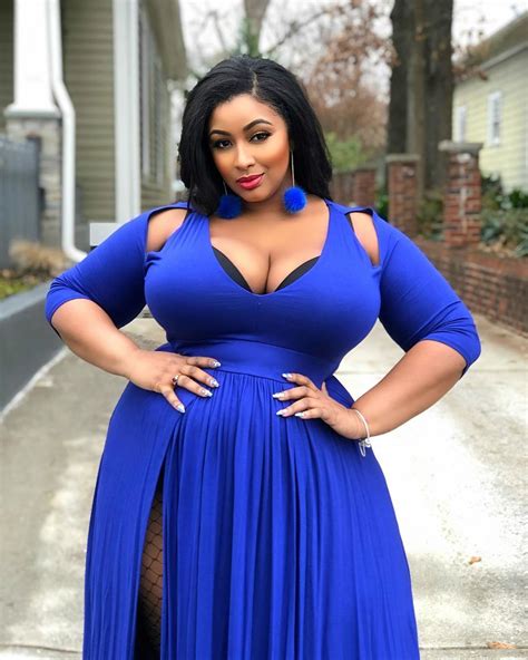 Cassanova Curves' Fashion and Style Inspiration