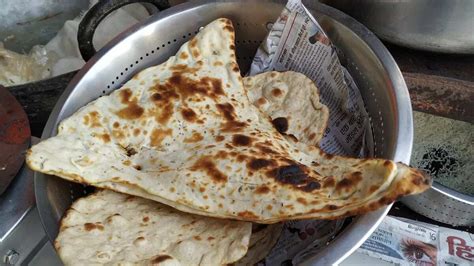 Chapati vs. Naan: Comparing Two Beloved Indian Bread Varieties