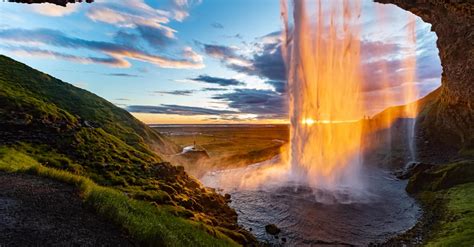 Chasing Midnight Sun: Experiencing Endless Daylight in Iceland