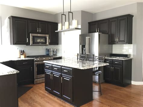 Choosing the Perfect Cabinet Style for Your Kitchen