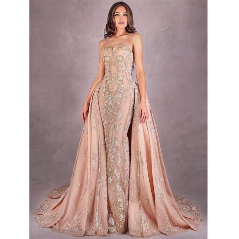 Choosing the Perfect Fabric to Create a Dazzling Golden Gown