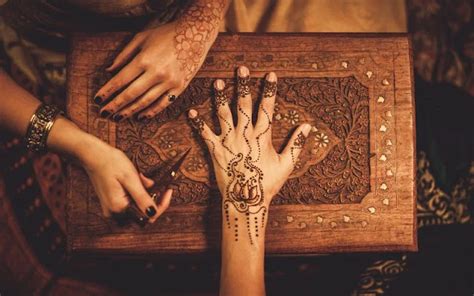 Choosing the Perfect Henna Paste and Tools: Creating Artistic Designs