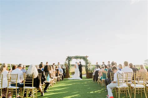 Choosing the Perfect Venue for a Memorable Unexpected Wedding