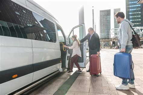 Choosing the Right Airport Transport Service for Your Requirements