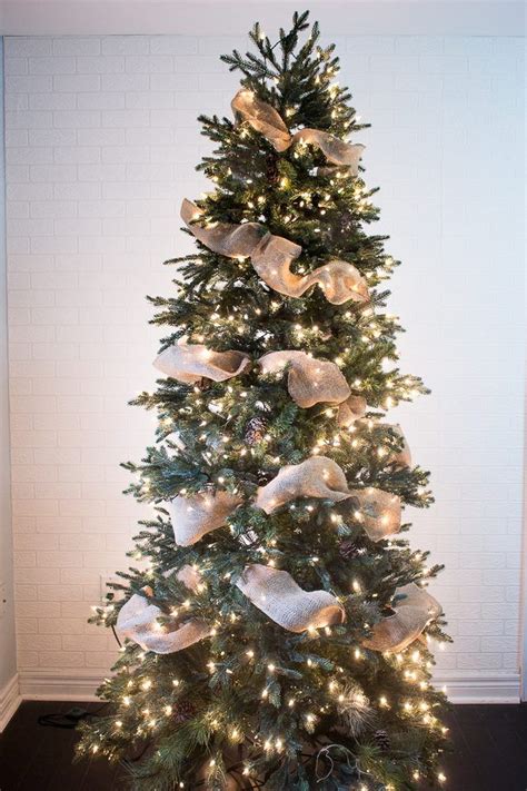 Classic and Timeless: Adding a White Garland to Your Christmas Tree