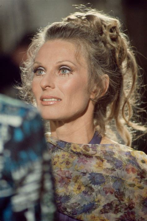 Cloris Leachman's Early Days and Professional Beginnings