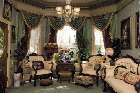 Creating a Cozy Ambiance: Tips for Décor and Furnishings in a Victorian Home