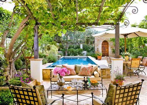 Creating a Luxurious Garden Getaway