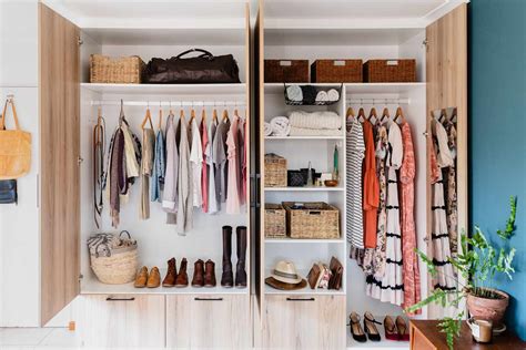 Creating a Spotless Wardrobe: Strategies for Purifying and Arranging