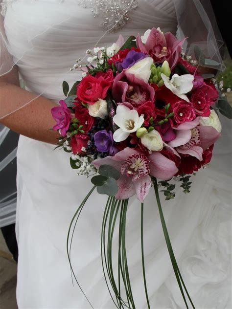 Creating an Enchanting Bridal Bouquet: Sparking Ideas and Inspiring Designs