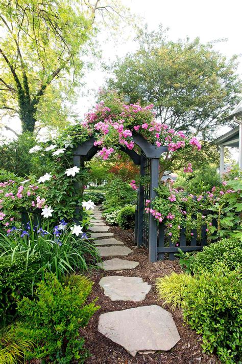 Creating an Exquisite Flower Garden: A Guide to Designing an Enchanting Outdoor Space