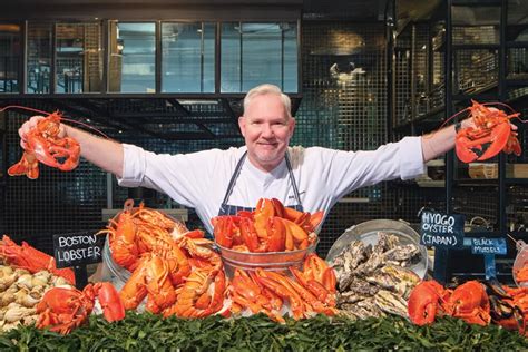 Creating an Unforgettable Experience: Essential Tips for Hosting a Memorable Lobster Extravaganza