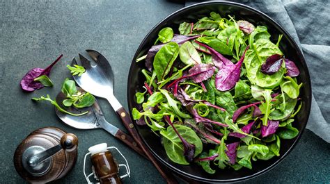 Creative Ways to Incorporate Vibrant Leafy Greens into Your Meals