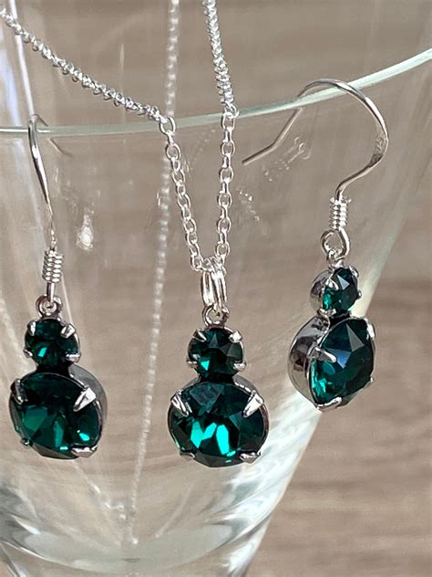 Crystal Necklaces as Gifts: Creating Lasting Impressions on Your Loved Ones