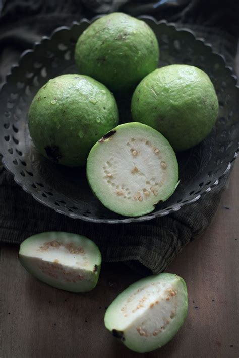 Culinary Uses and Recipes Showcasing Luscious Green Guava