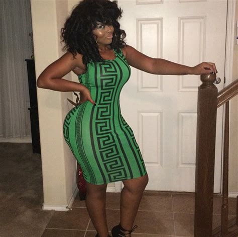 Curves in all the Right Places: Sultry Simone's Flawless Figure