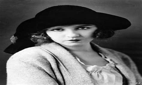 Decoding Dorothy Gish's Height and Figure