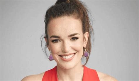 Delve into Elizabeth Henstridge's Personal Details