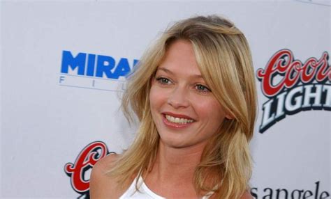 Details of Amanda Detmer's physique and physical appearance