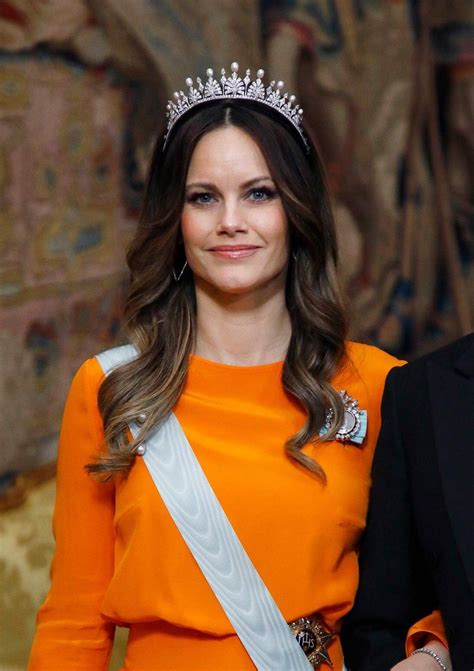 Details on Princess Sofia's physique and stature