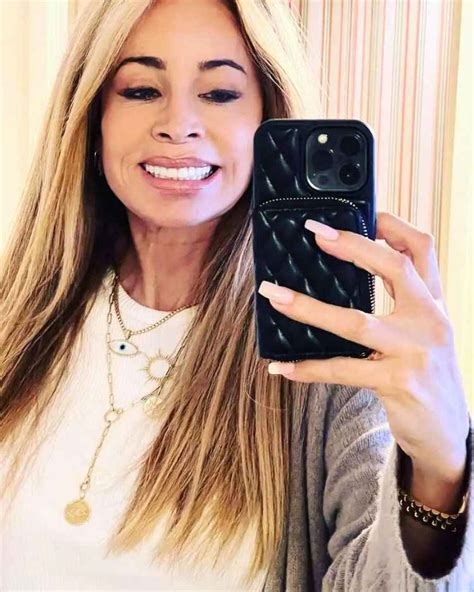 Discover Faye Resnick's Financial Status