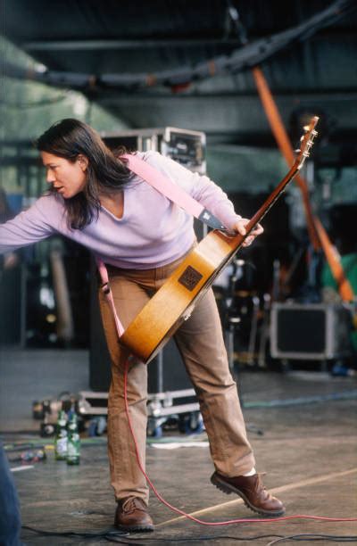 Discover Kim Deal's Physique: What's Her Secret to Staying in Shape?