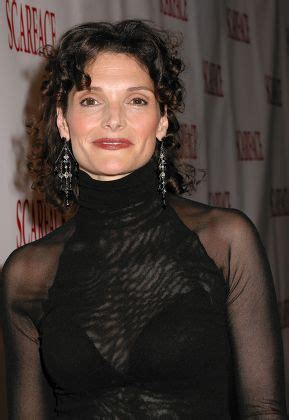 Discover Mary Elizabeth Mastrantonio's Figure